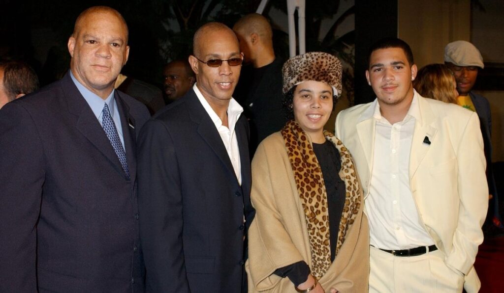 Ryan Corey Robinson Den Bok