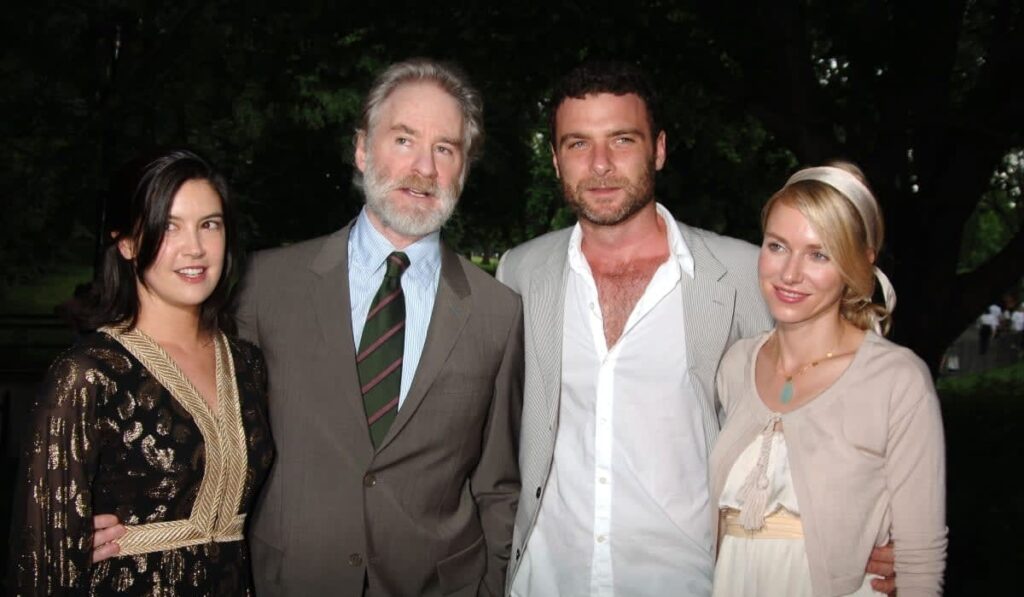 Phoebe Cates Net Worth